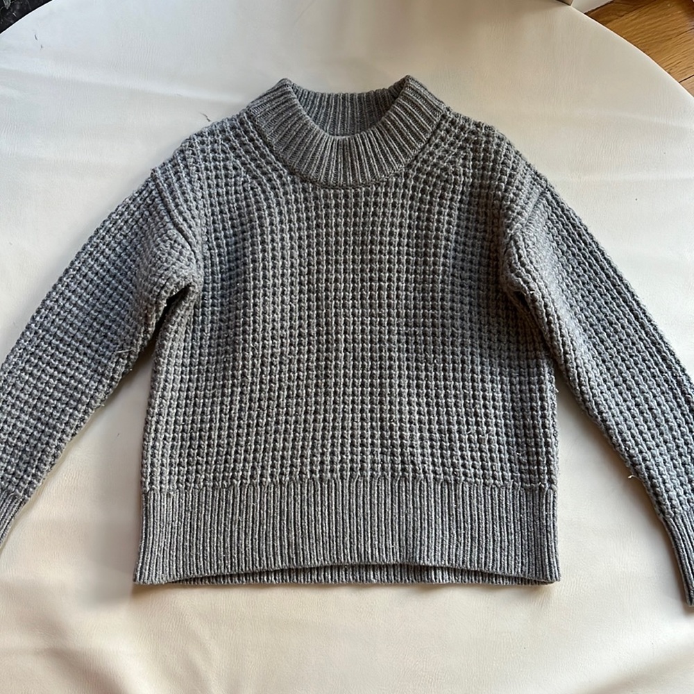 Everlane gray waffle sweater